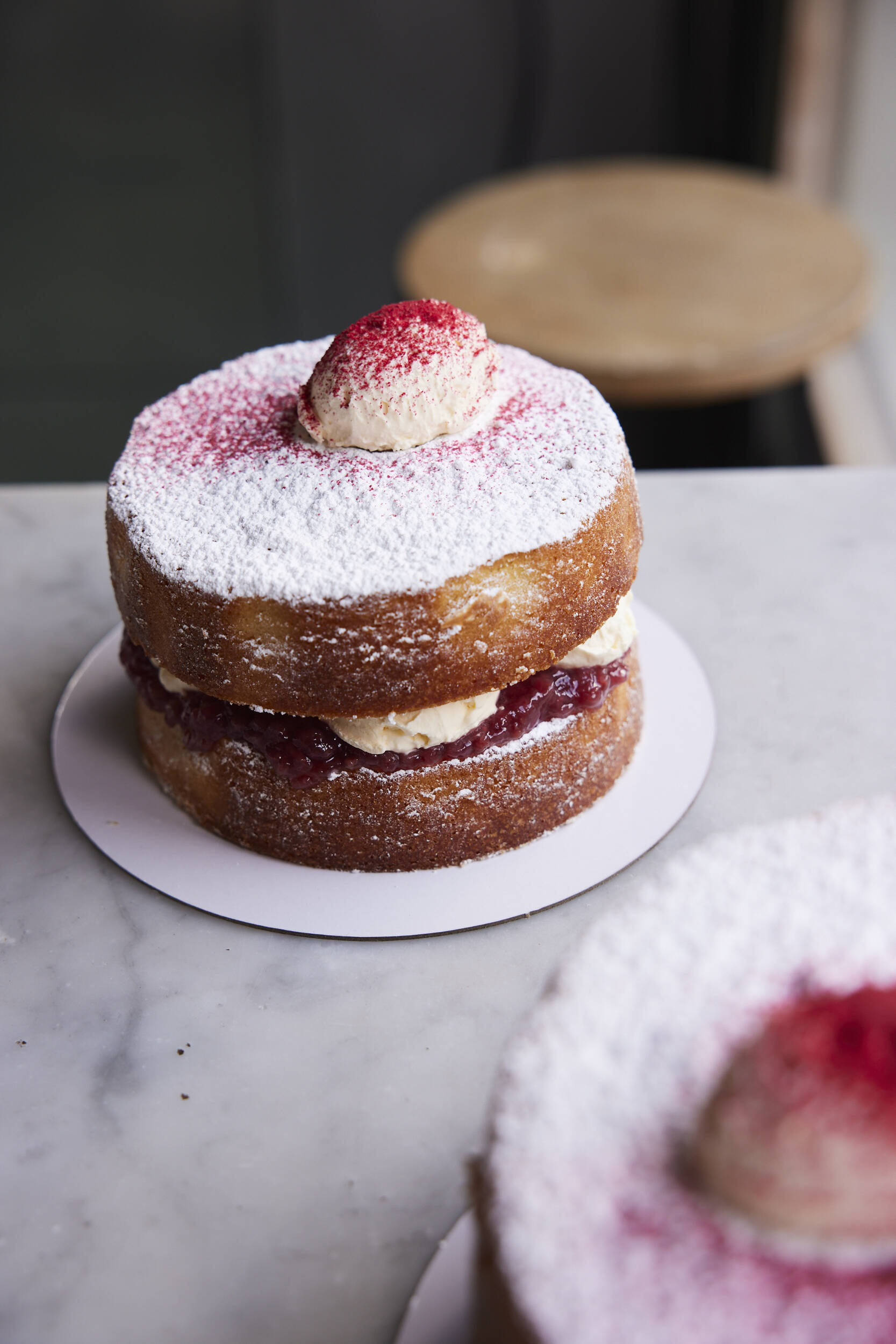 violet-cakes-london-lemon-cake-roses-cherry-blossoms - Michelle Durpetti  Events